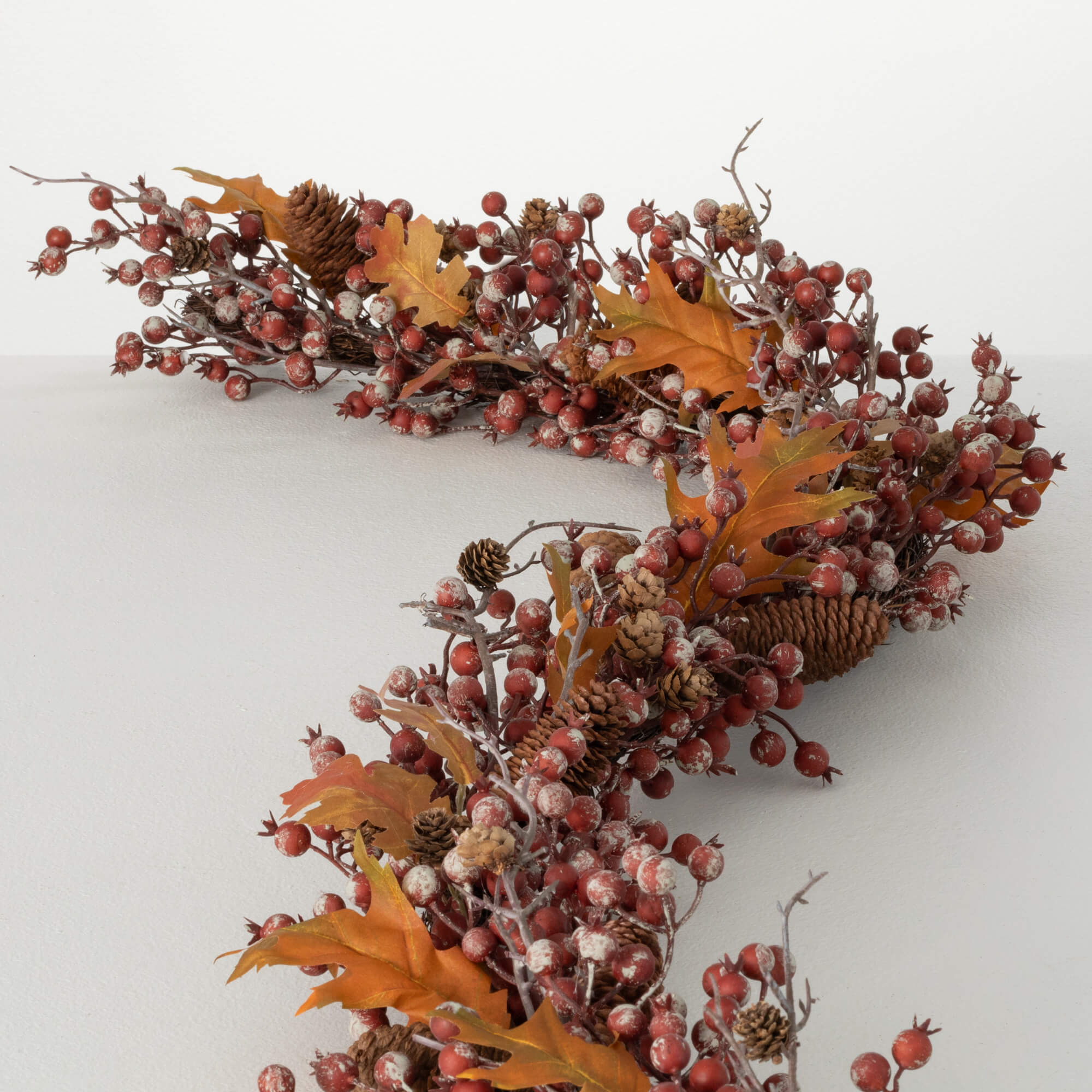 RUSTIC FALL BERRY LEAF GARLAND