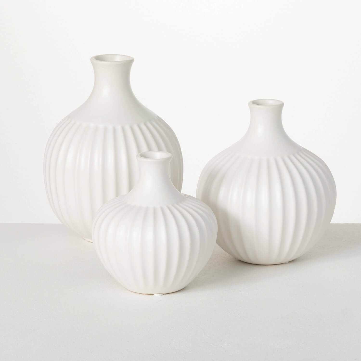 RIBBED WHITE VASE SET OF 3