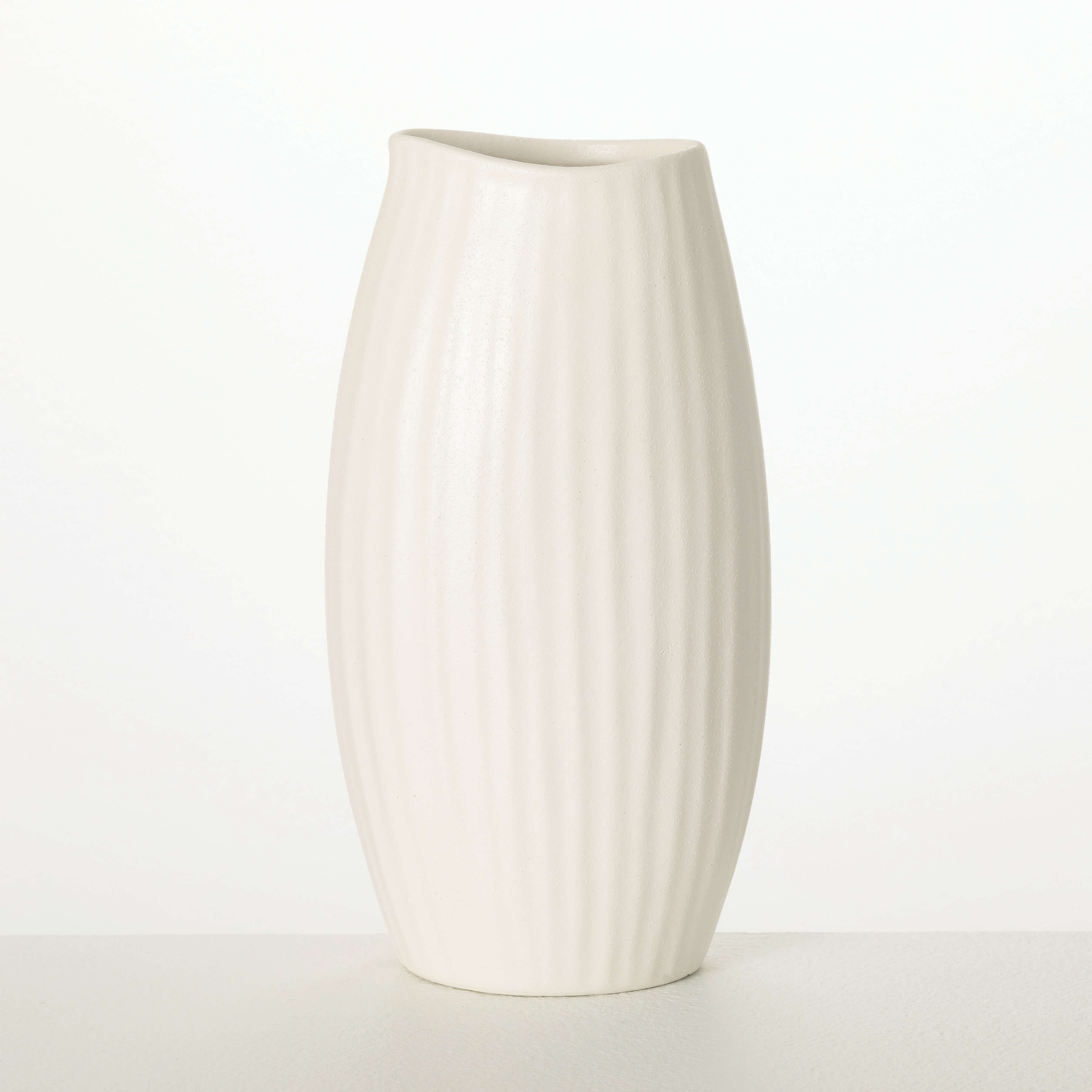 TEXTURED WHITE RIBBED VASE