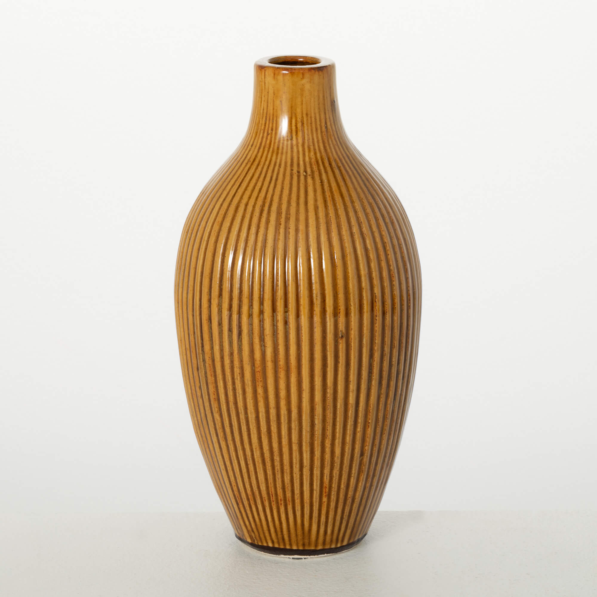 RIBBED VASE