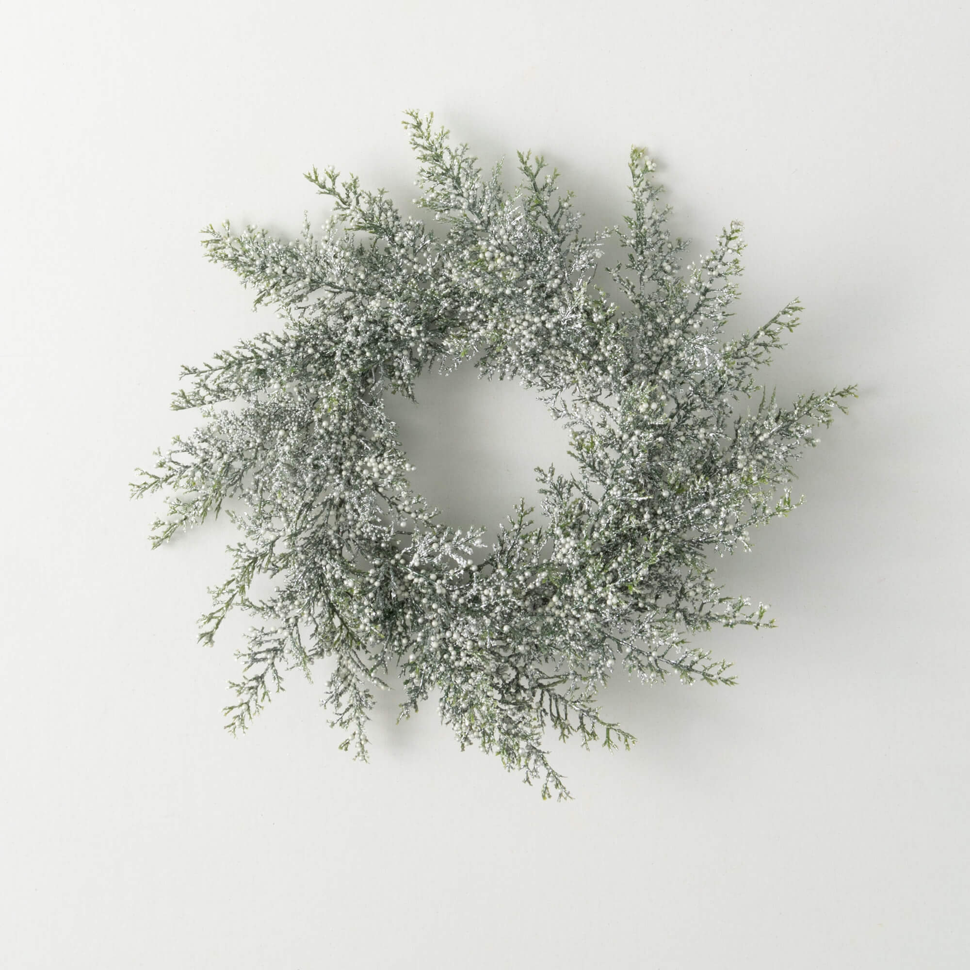 WHITE BUBBLE CEDAR MINI WREATH