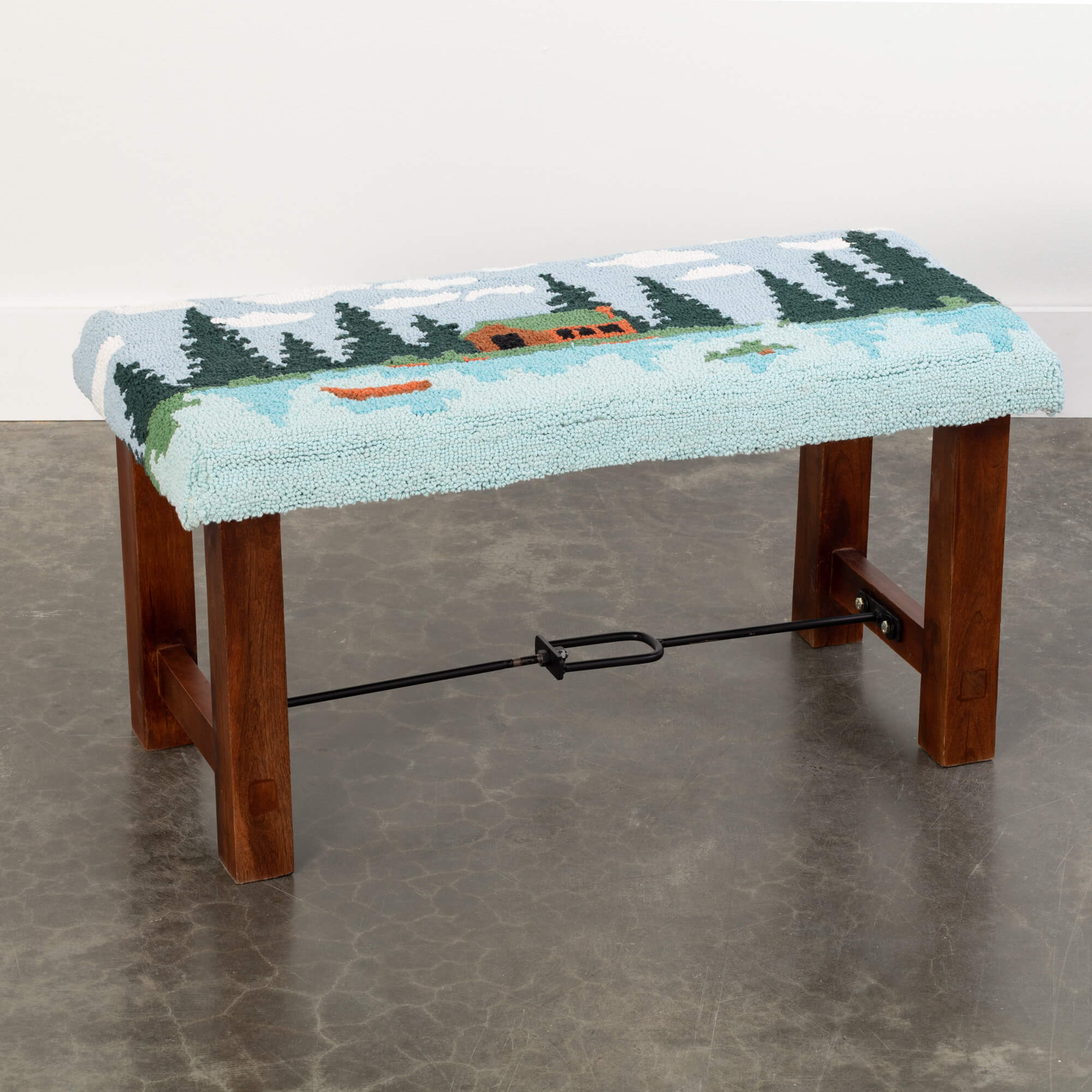 HOOK RUG BENCH