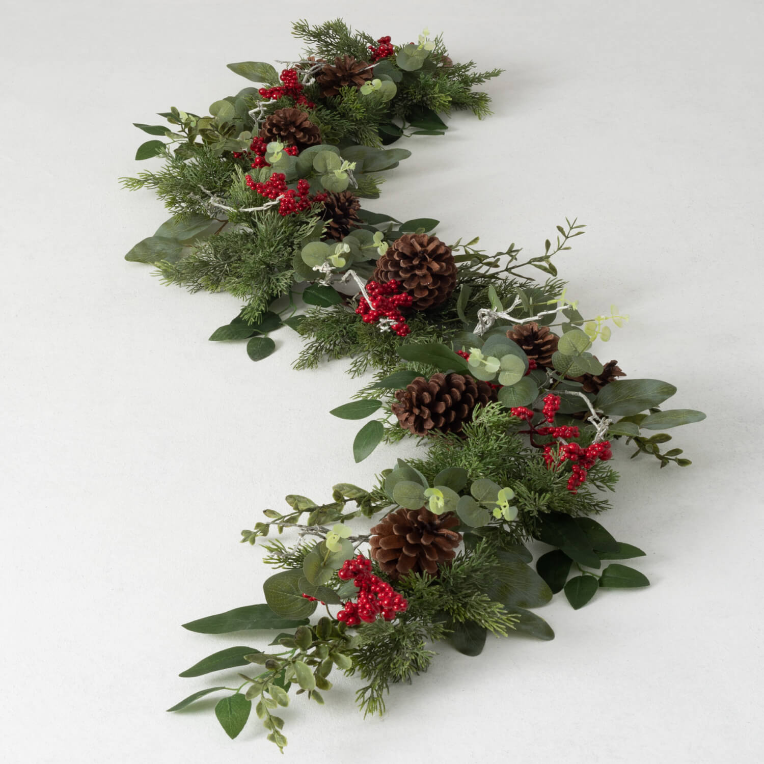 PINE BERRY GARLAND