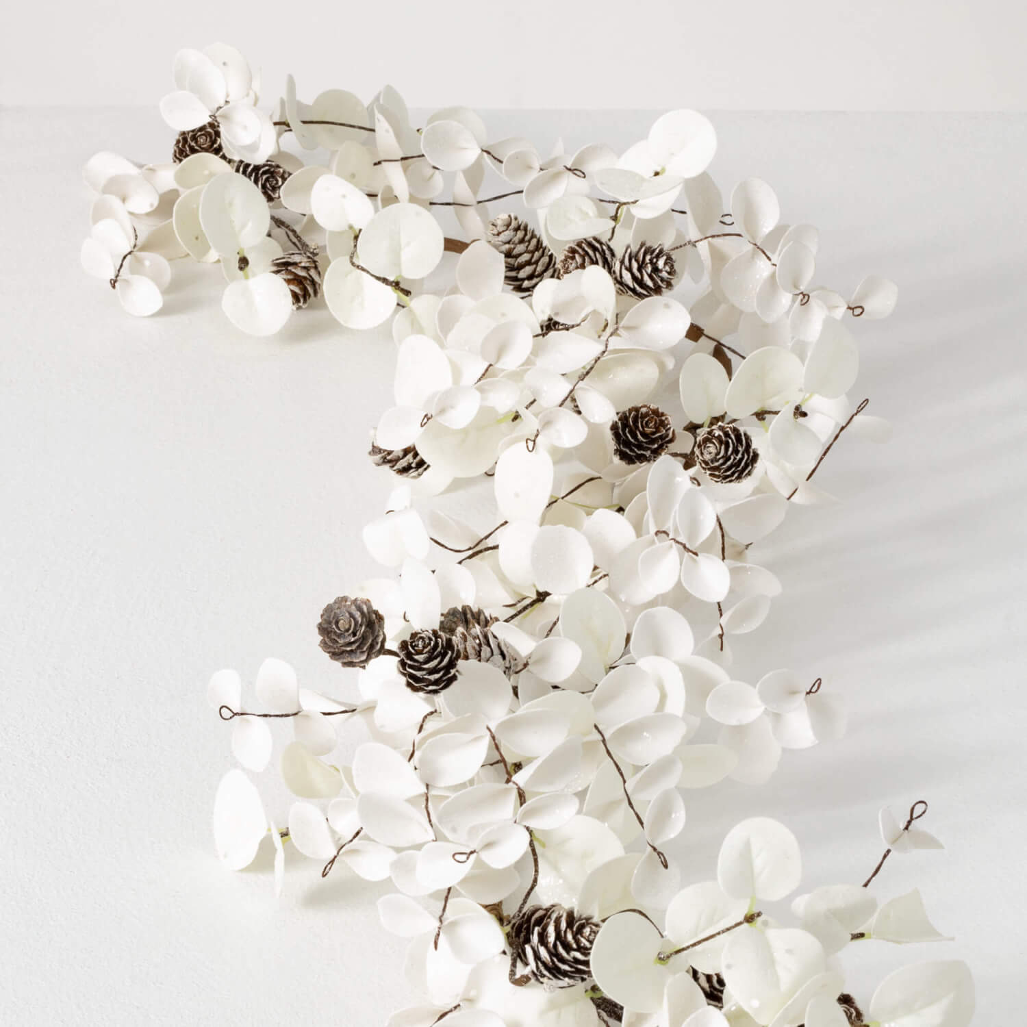 WHITE EUCALYPTUS GARLAND