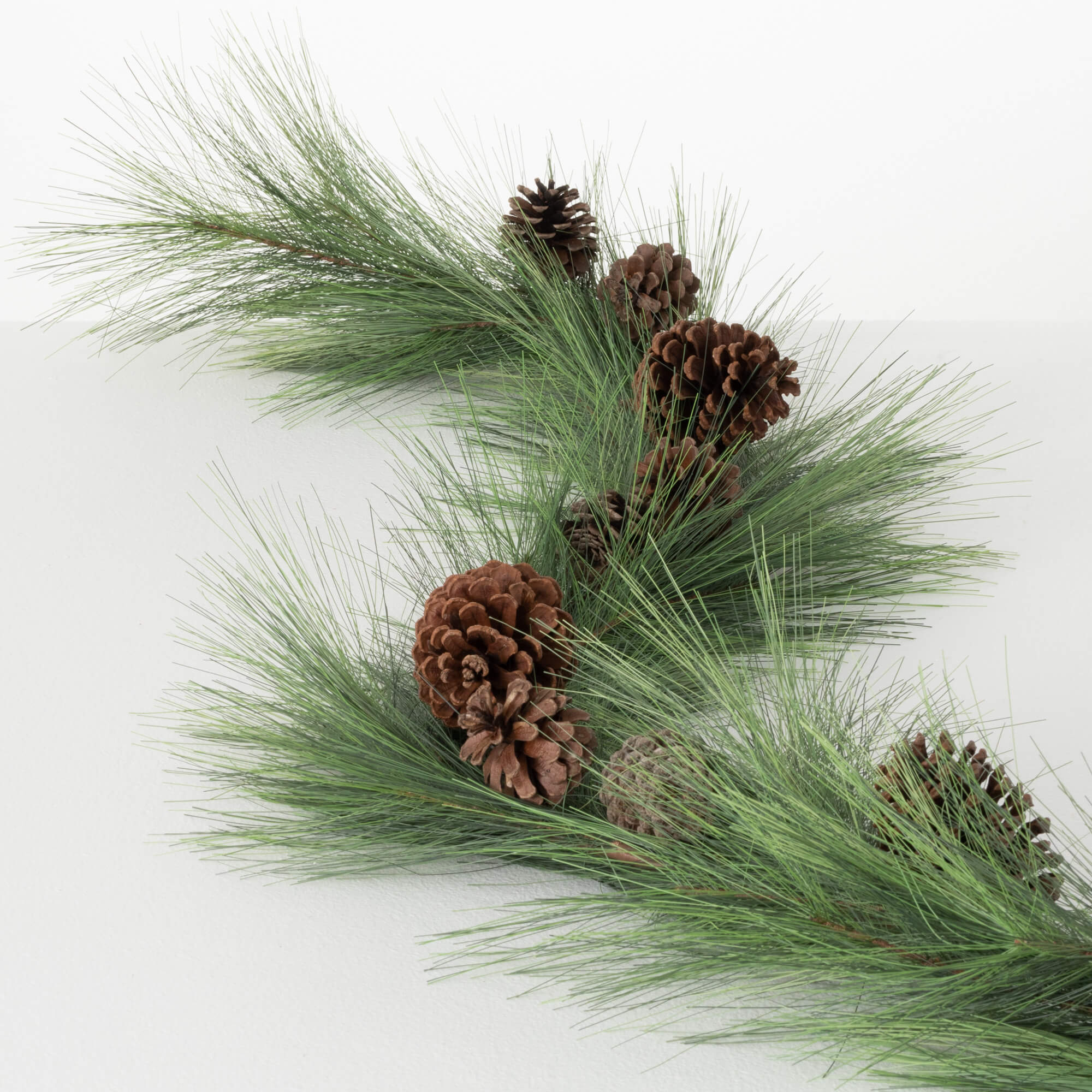 LONG PINE & PINECONE GARLAND