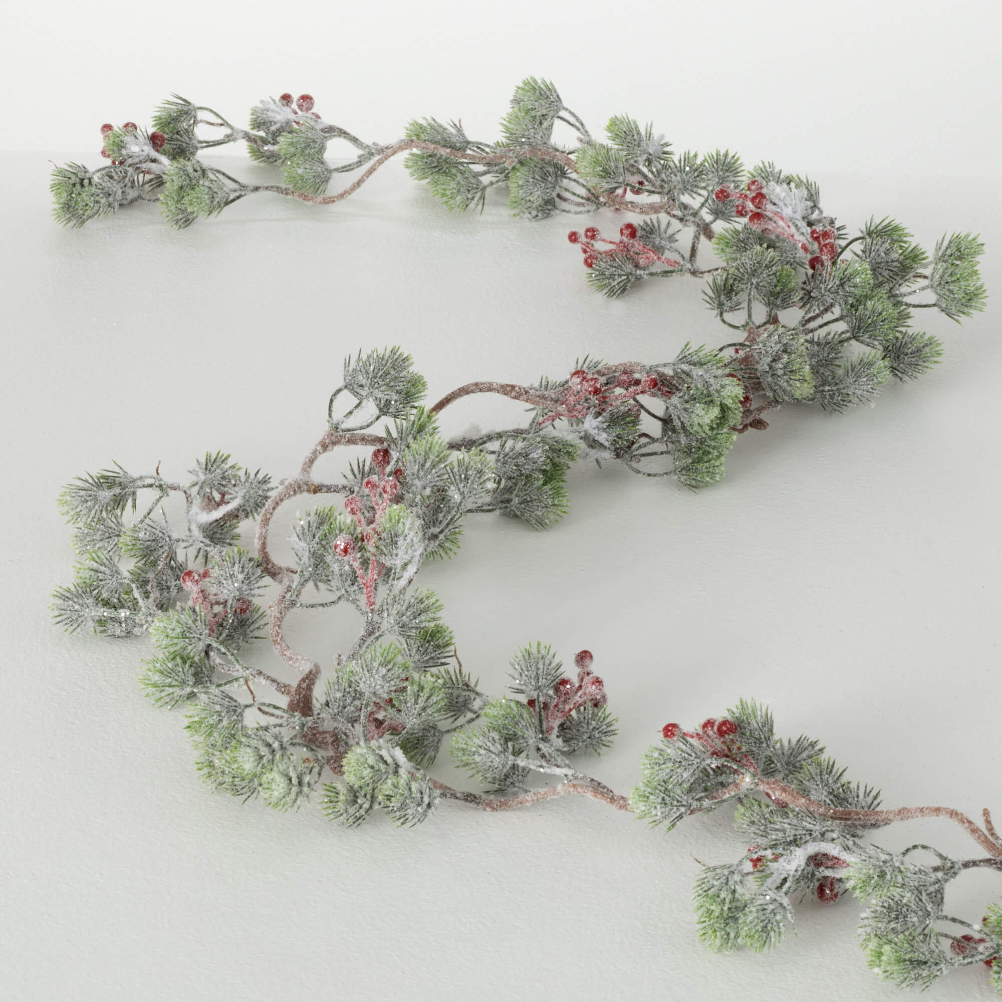 SNOWY PINE BERRY GARLAND