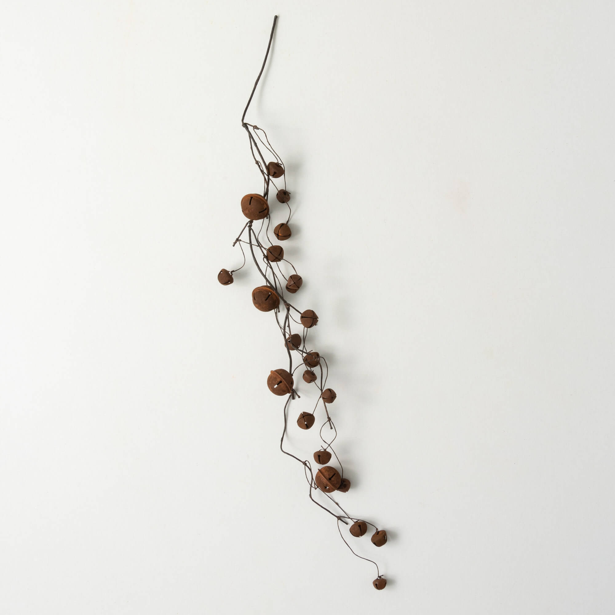 RUST JINGLE BELL GARLAND