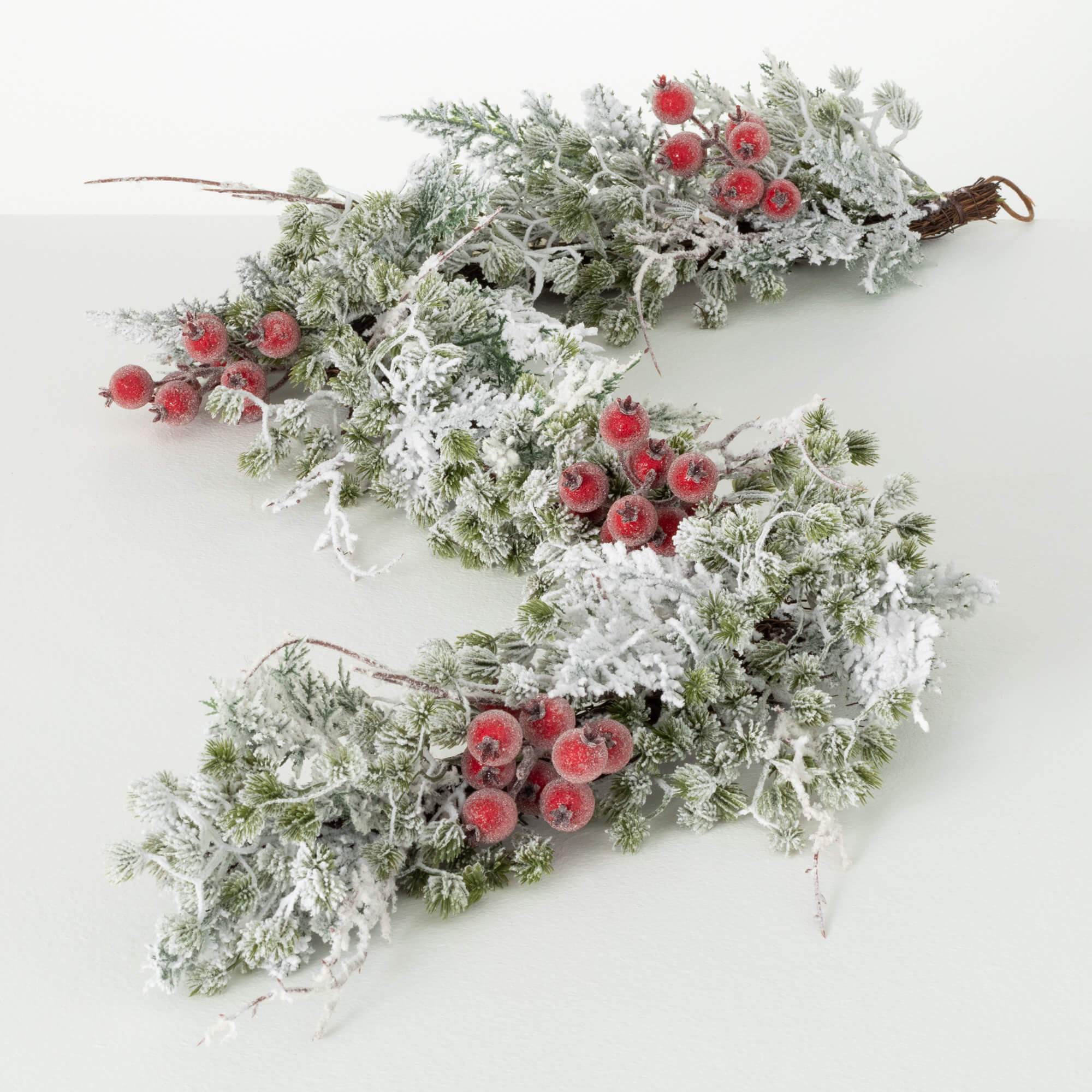 PINE BERRY GARLAND