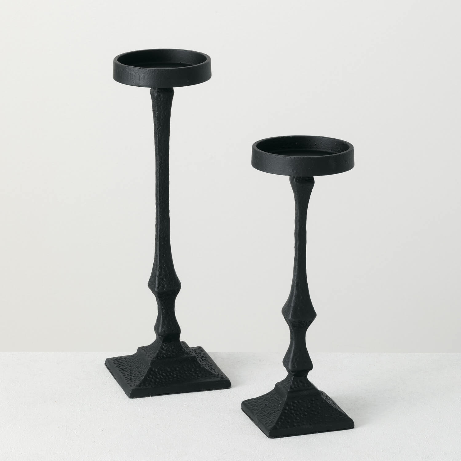 PILLAR CANDLE HOLDER Set 2