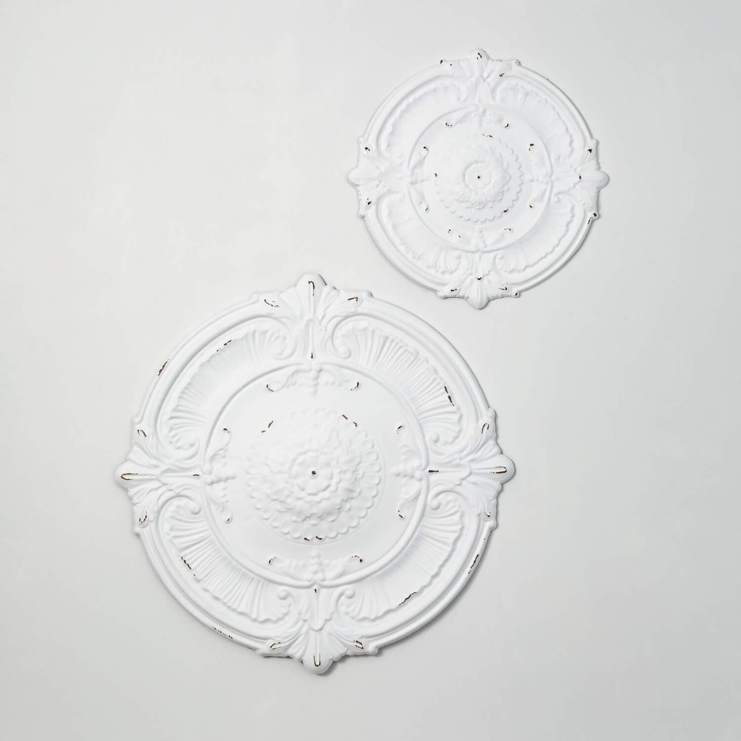 BRUSHED WHITE WALL MEDALLIONS