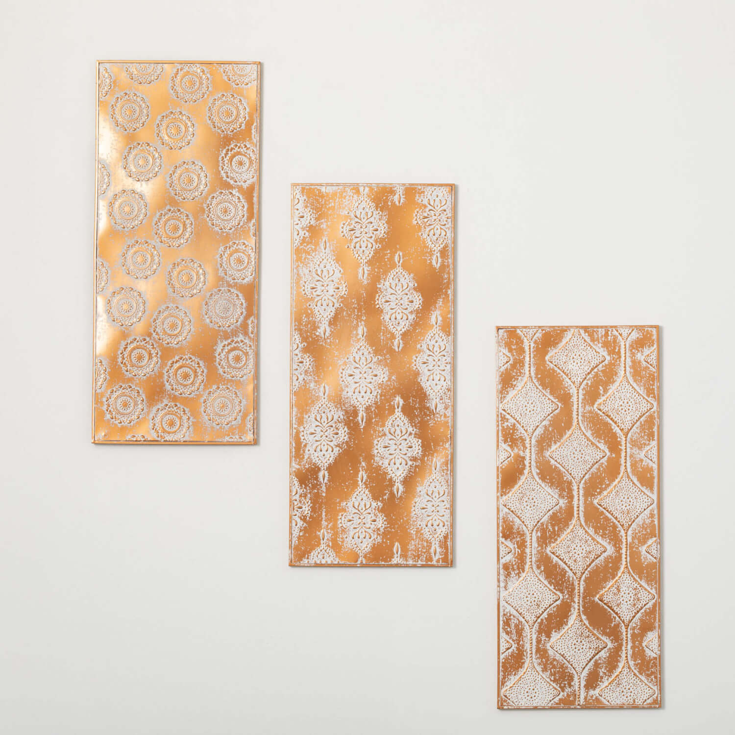 EMBOSSED METAL WALL DECOR SET