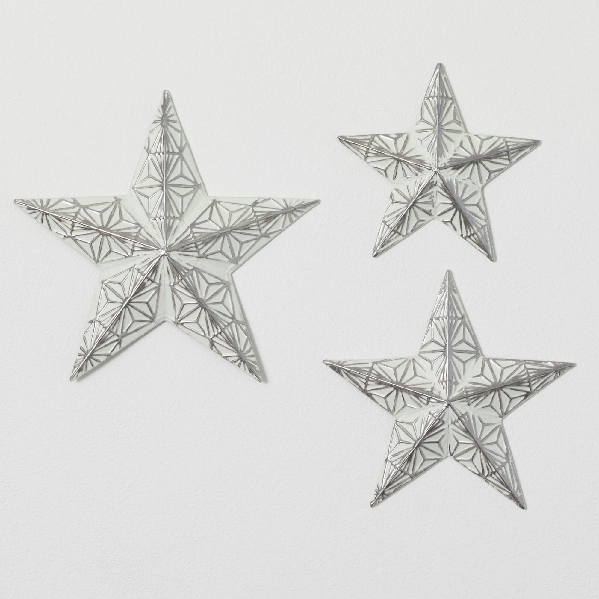 WHITEWASHED STAR WALL DECOR