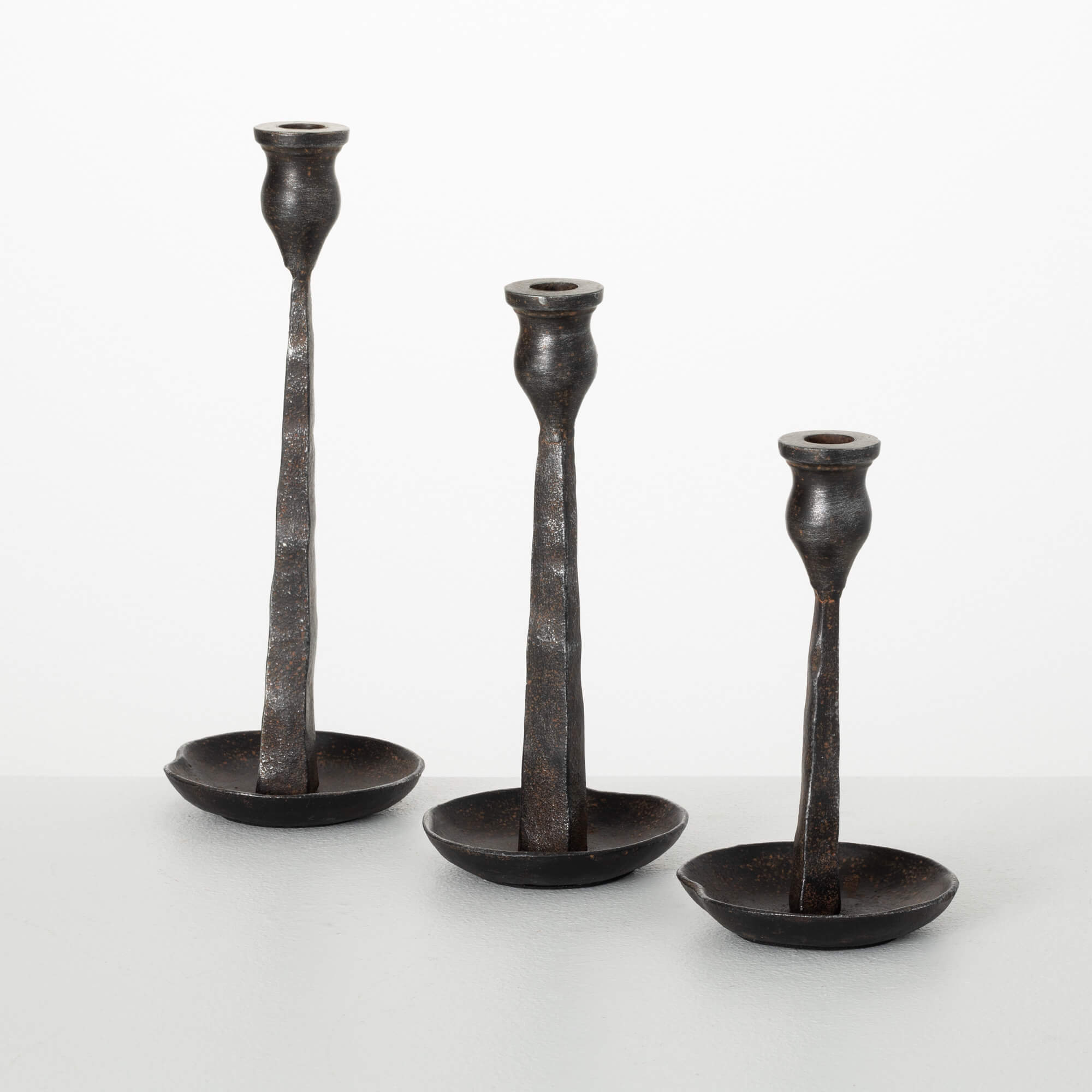 SLEEK BLACK CANDLEHOLDER SET