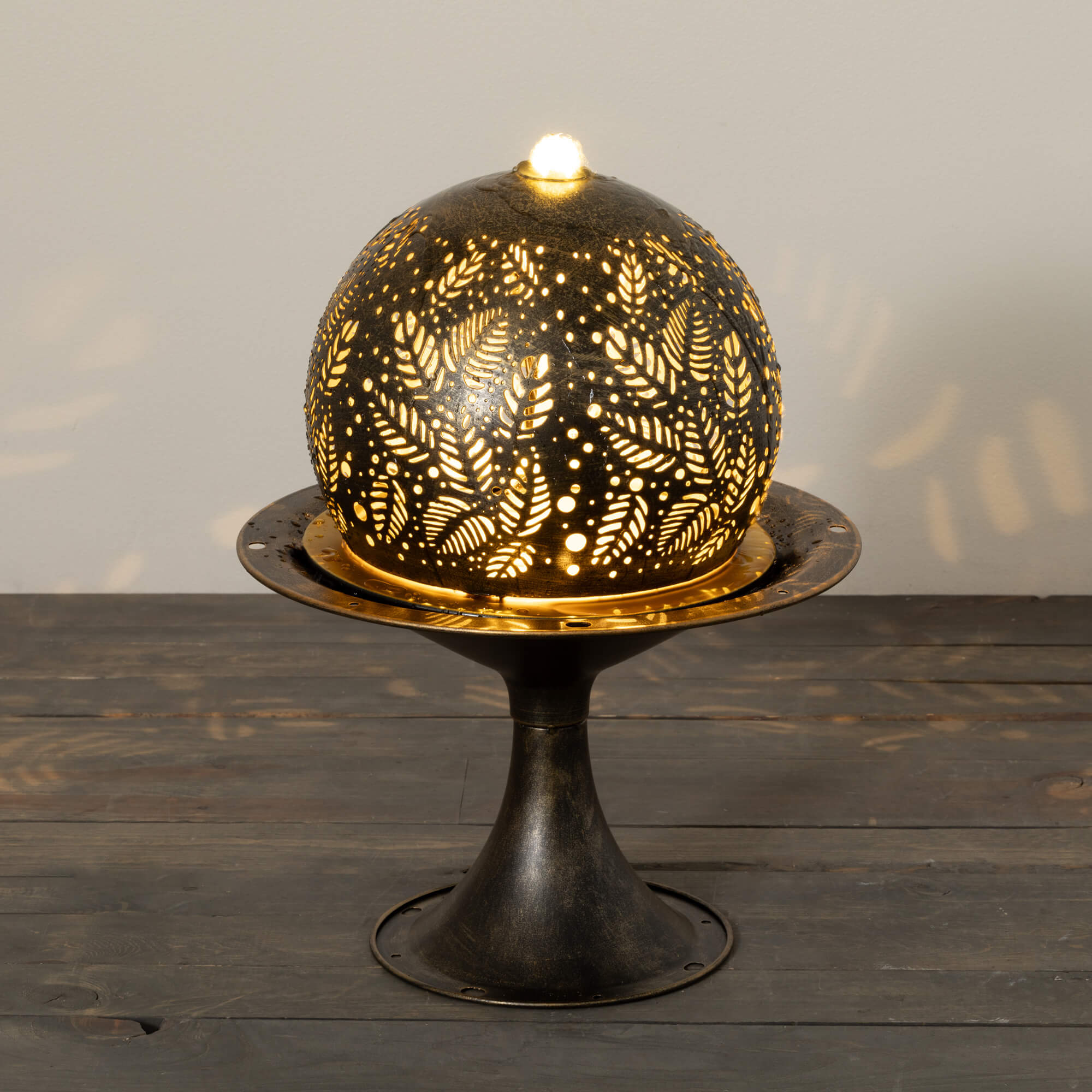 LEAF PATTERN METAL DOME FOUNTA