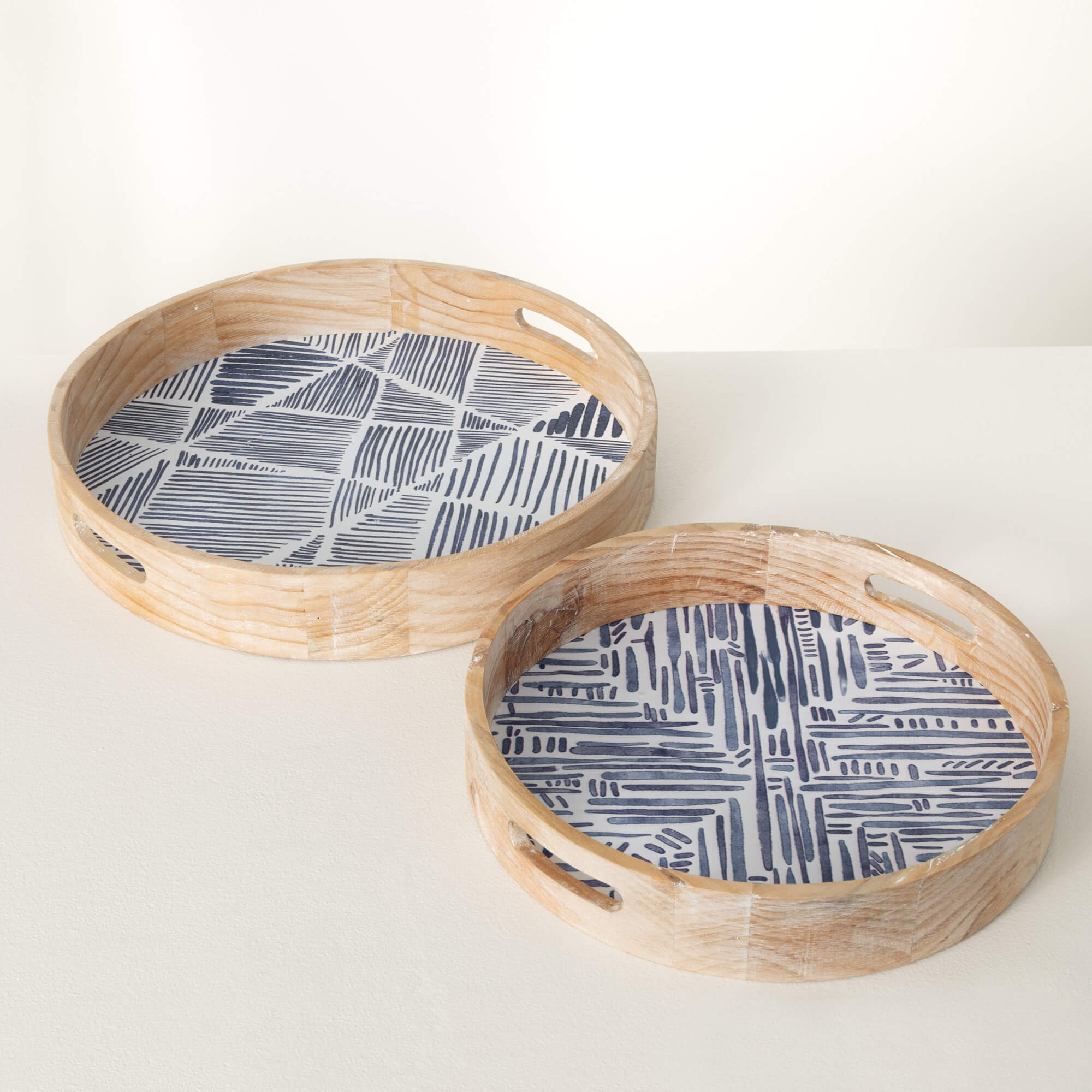 ROUND WOOD PATTERNED TRAY SET