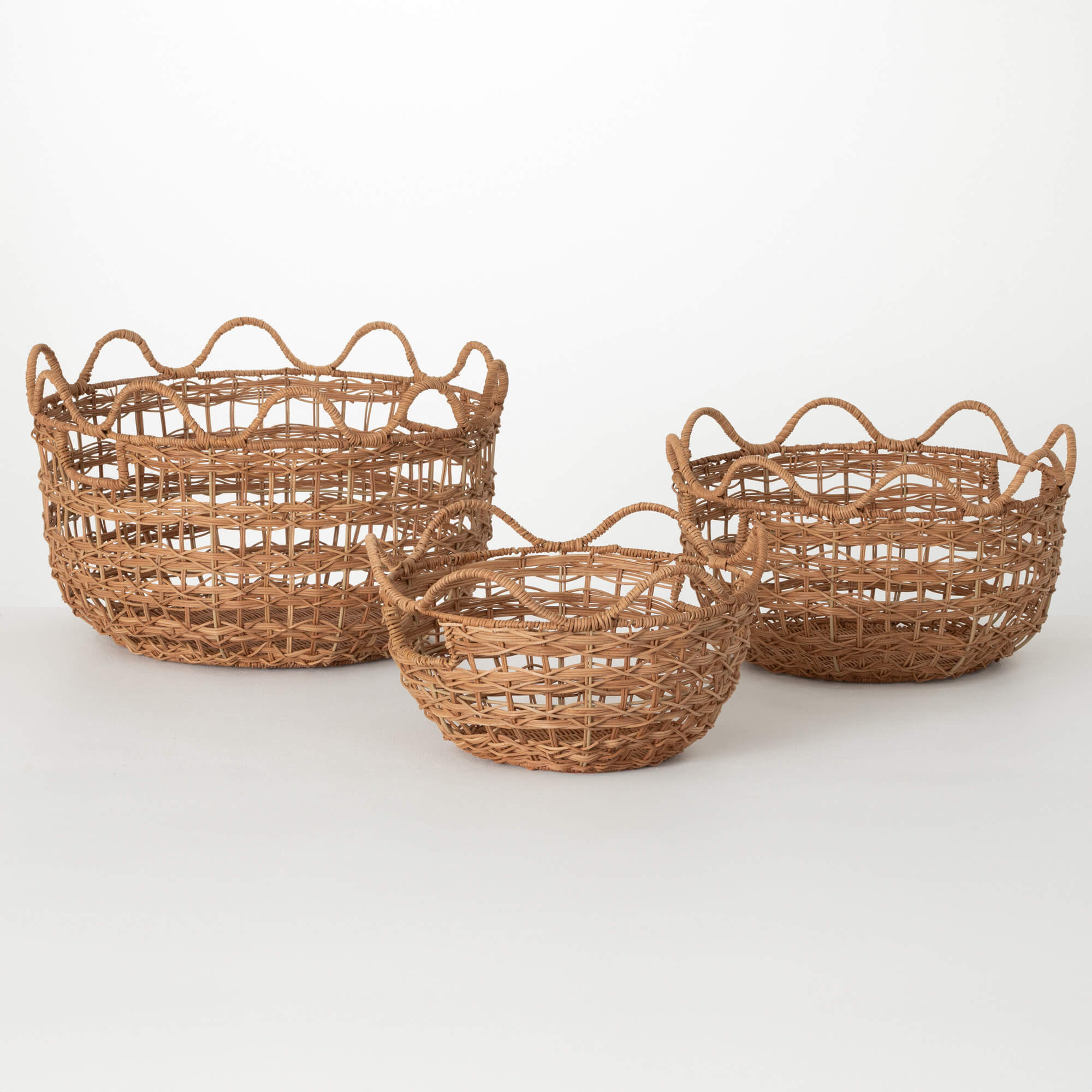 SCALLOPED WOVEN BASKET TRIO