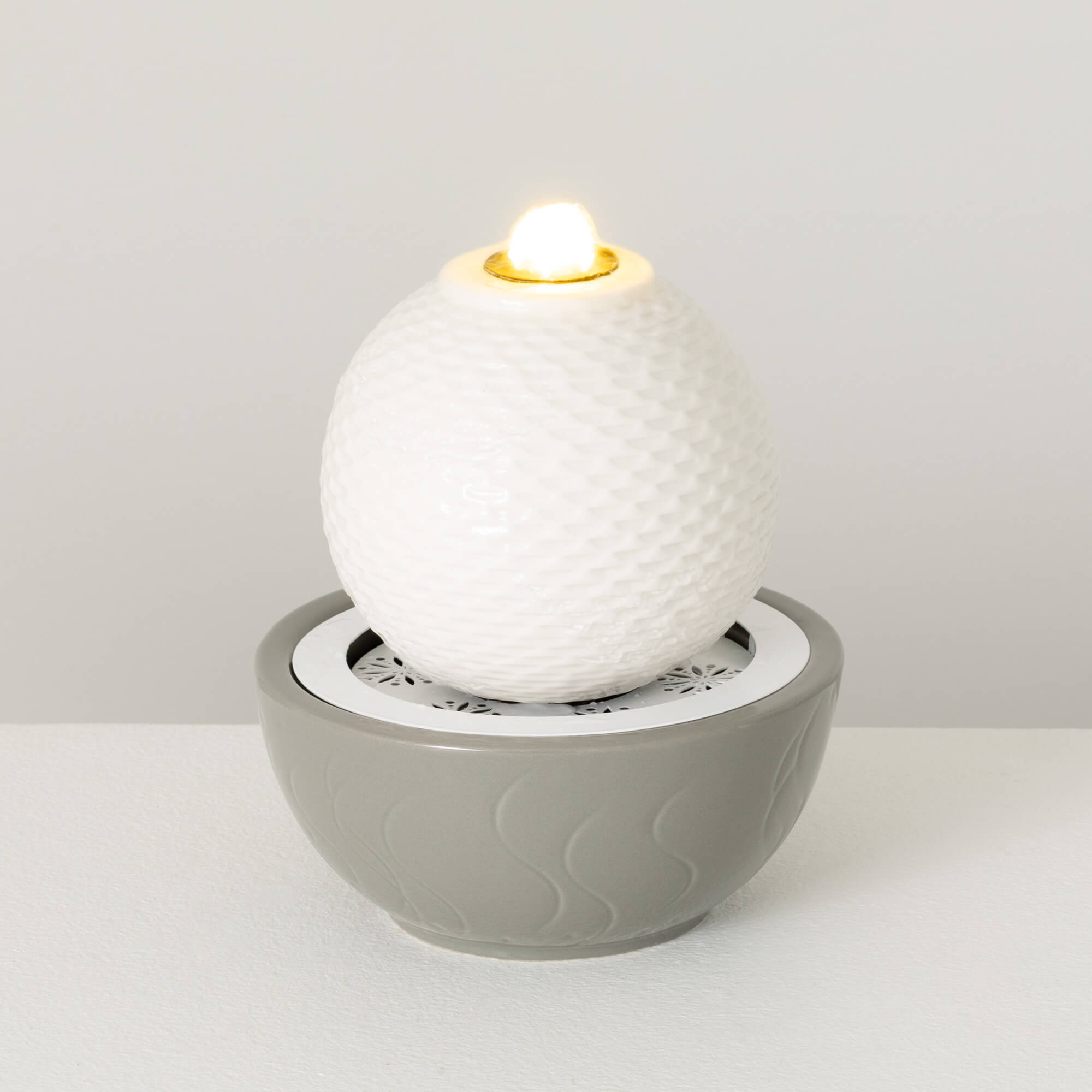 WHITE SPHERE TABLETOP FOUNTAIN