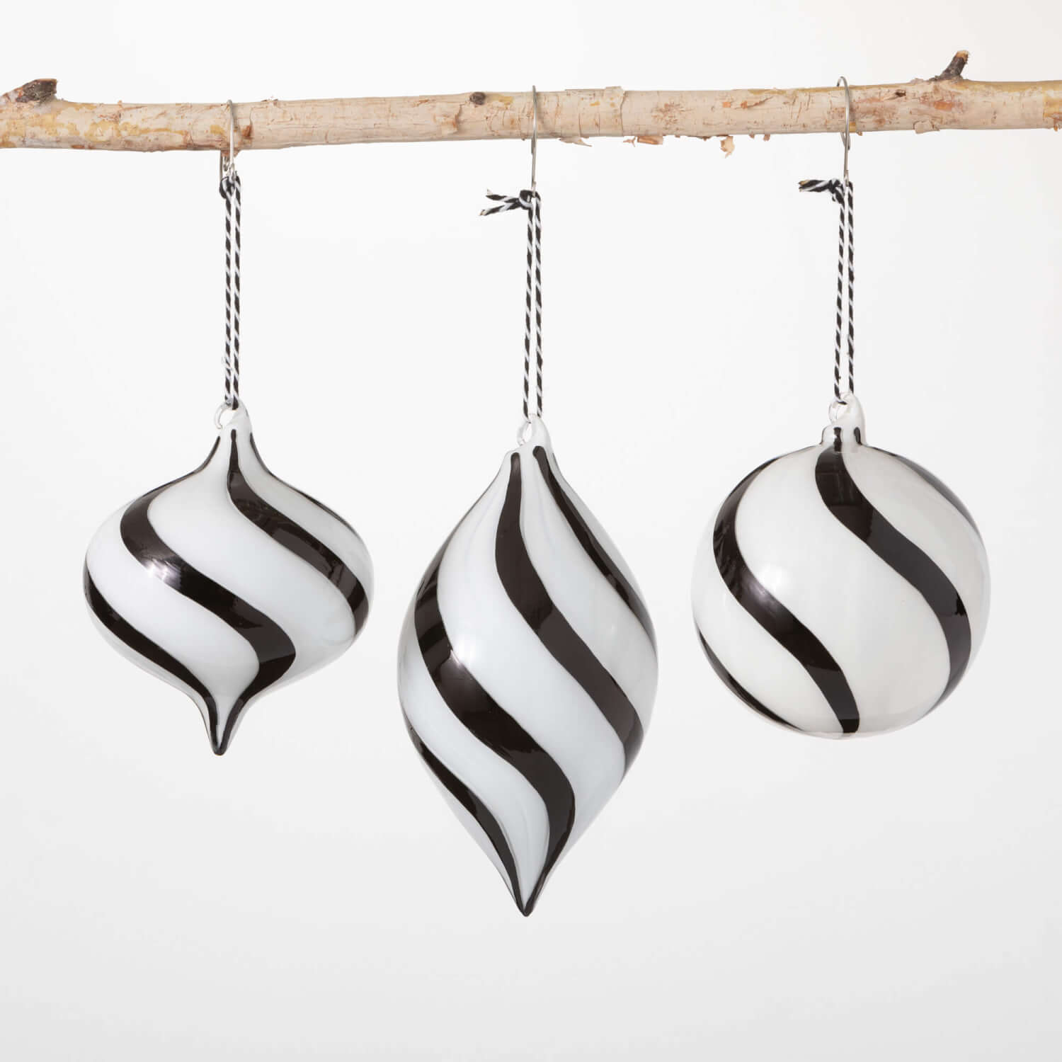 BLACK & WHITE SWIRL ORNAMENTS