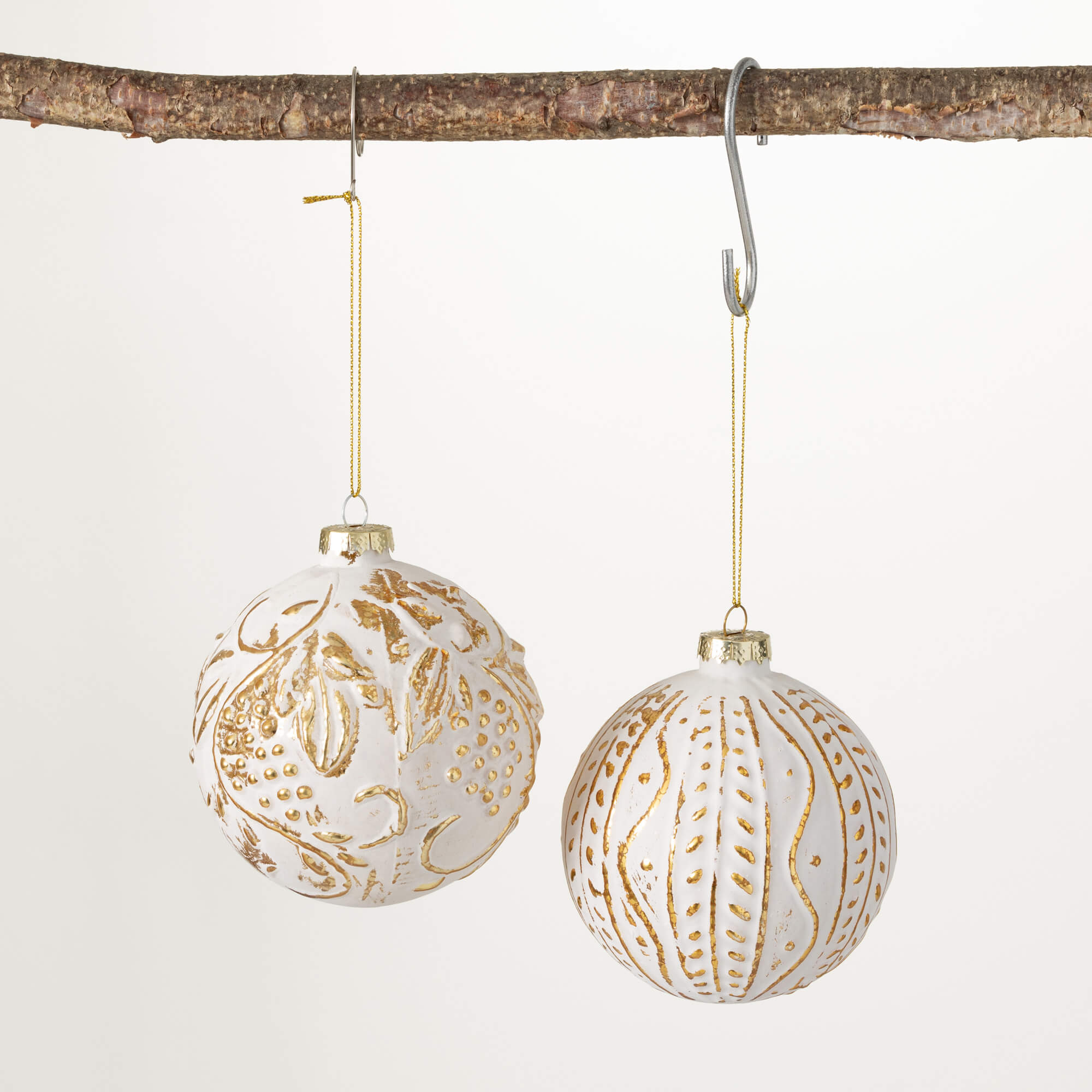 EMBOSSED BALL ORNAMENT SET 2