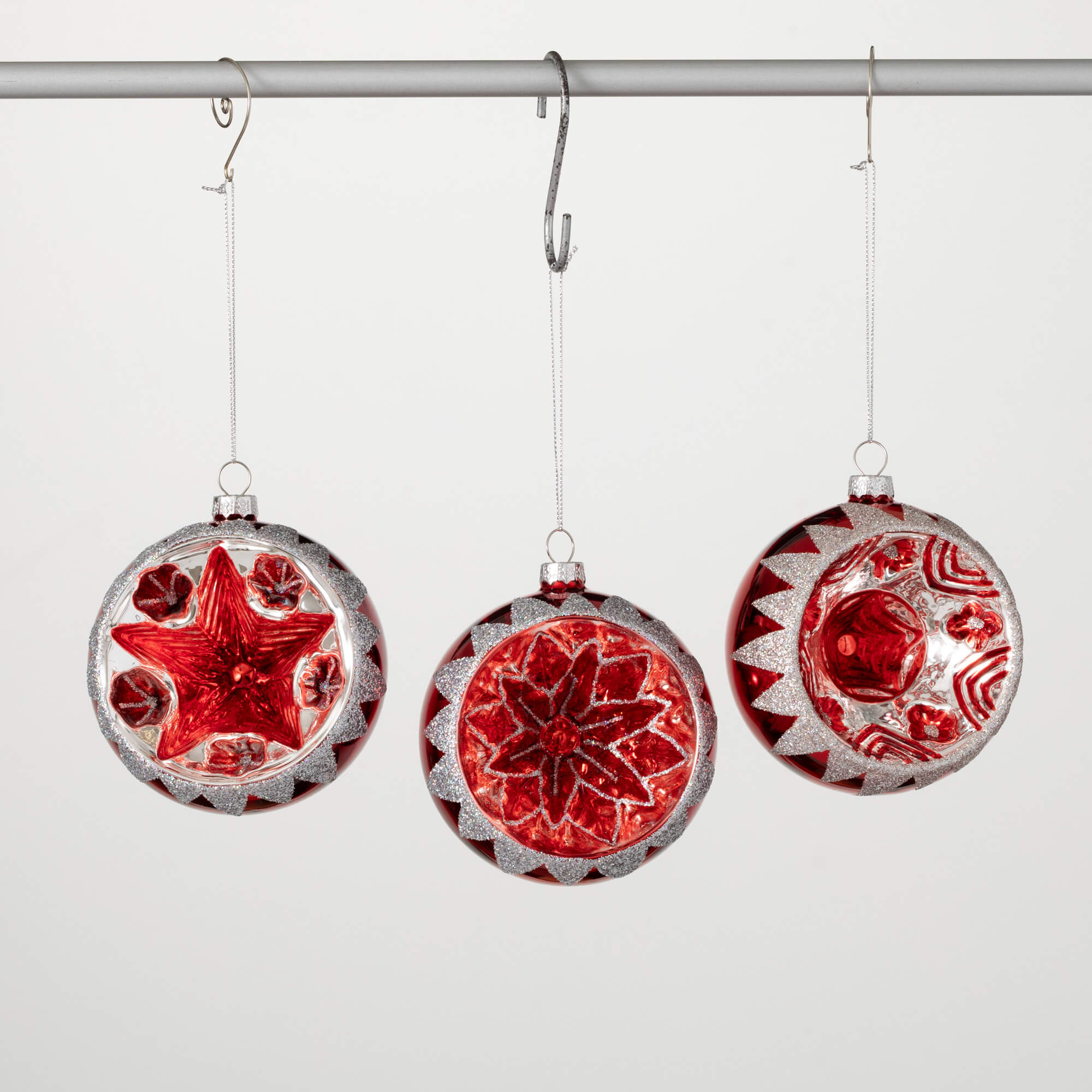 RED RETRO BALL ORNAMENT SET 3