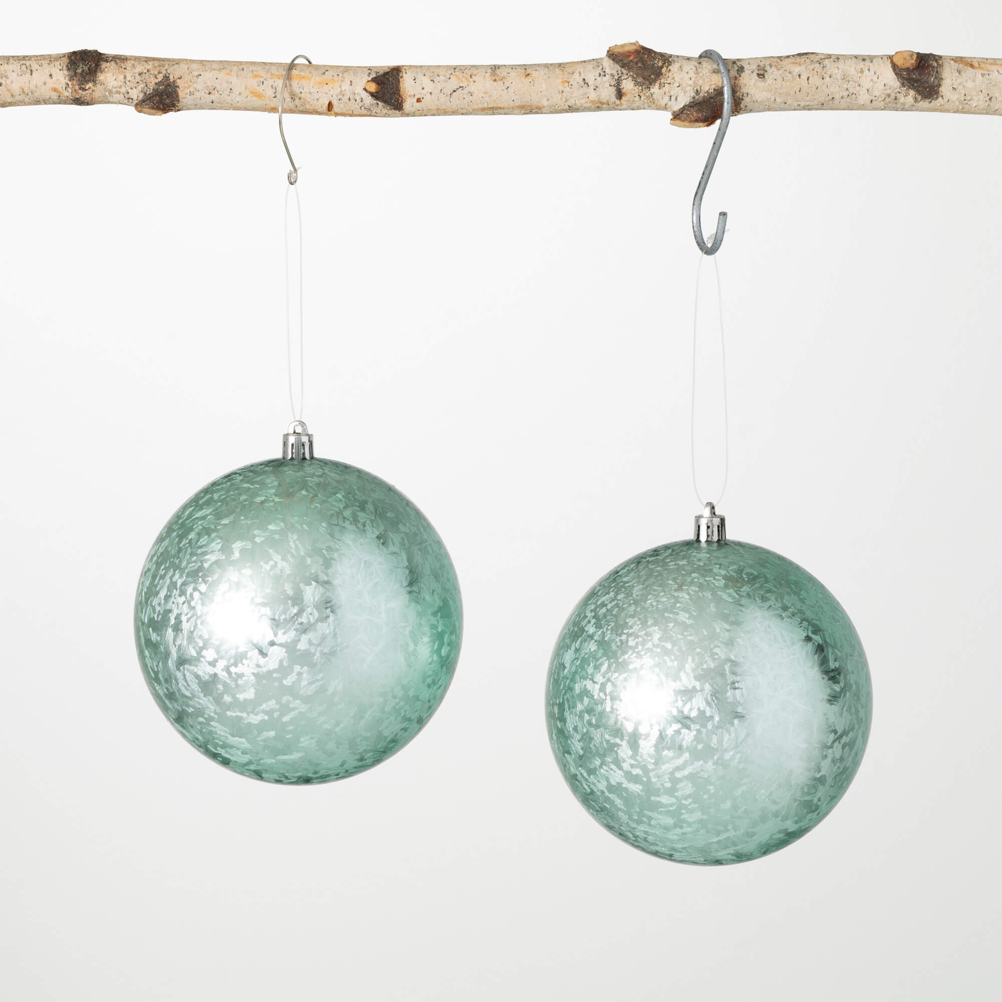 FROSTED MINT BALL ORNAMENT SET