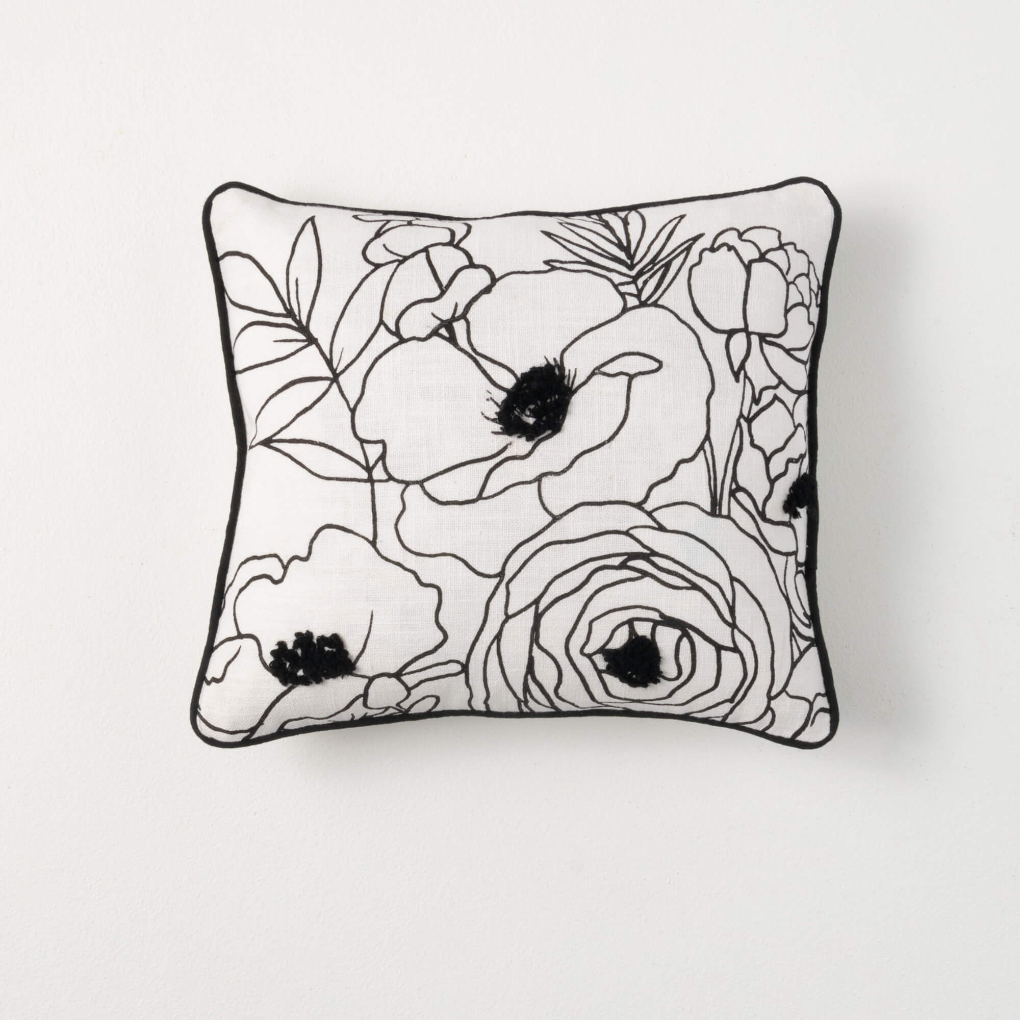 B&W FLORAL LINE ART PILLOW