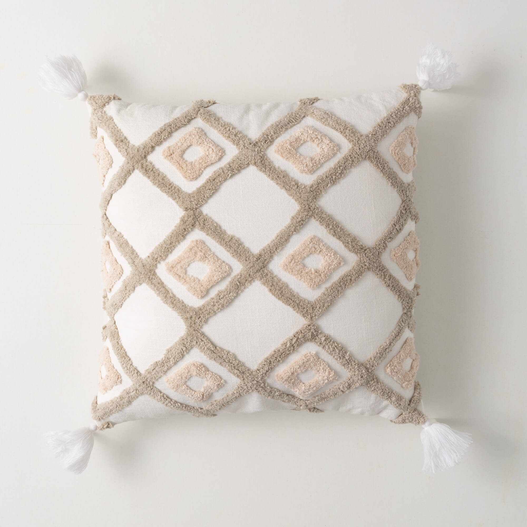 PILLOW W  TASSELS