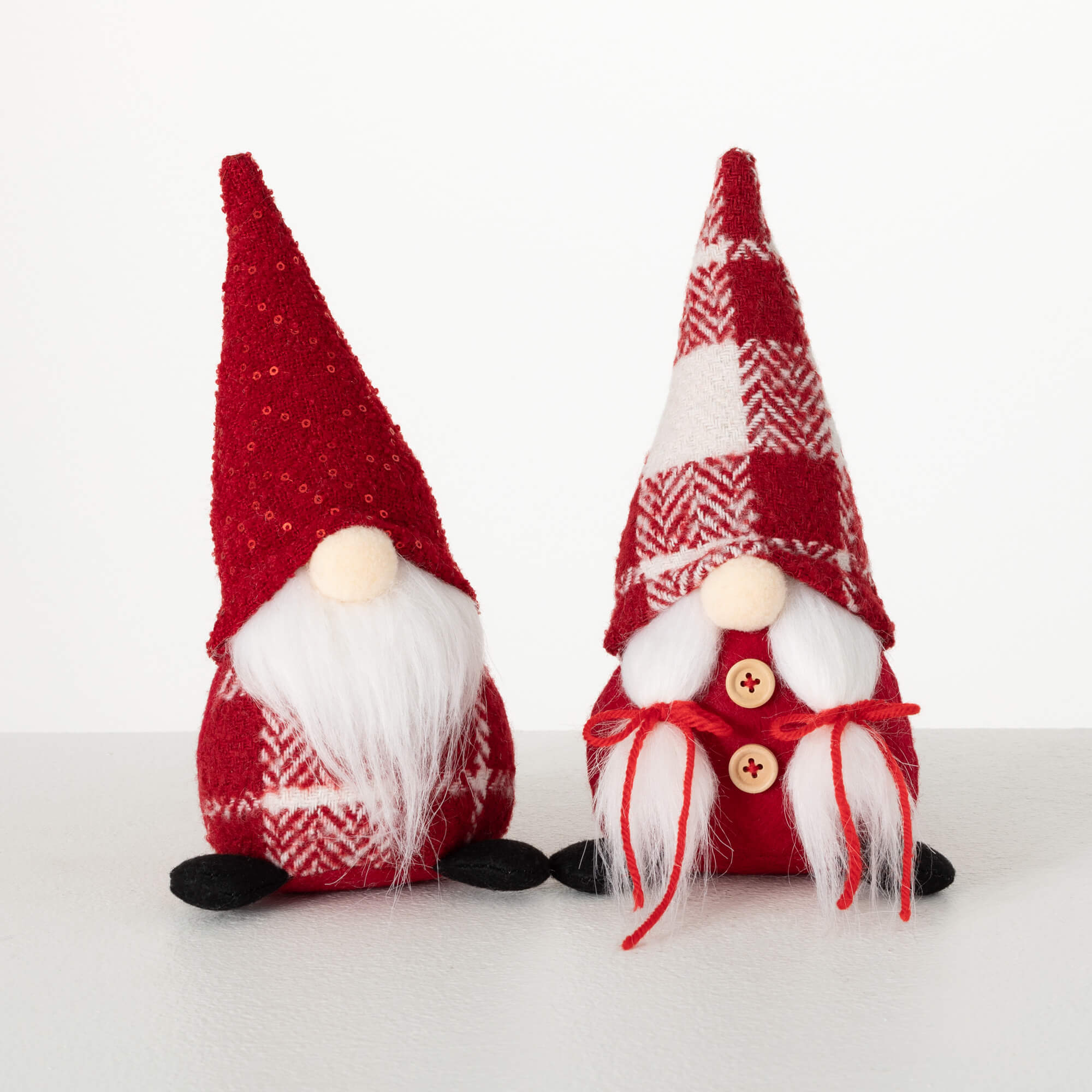 RED PLAID SITTING GNOME SET