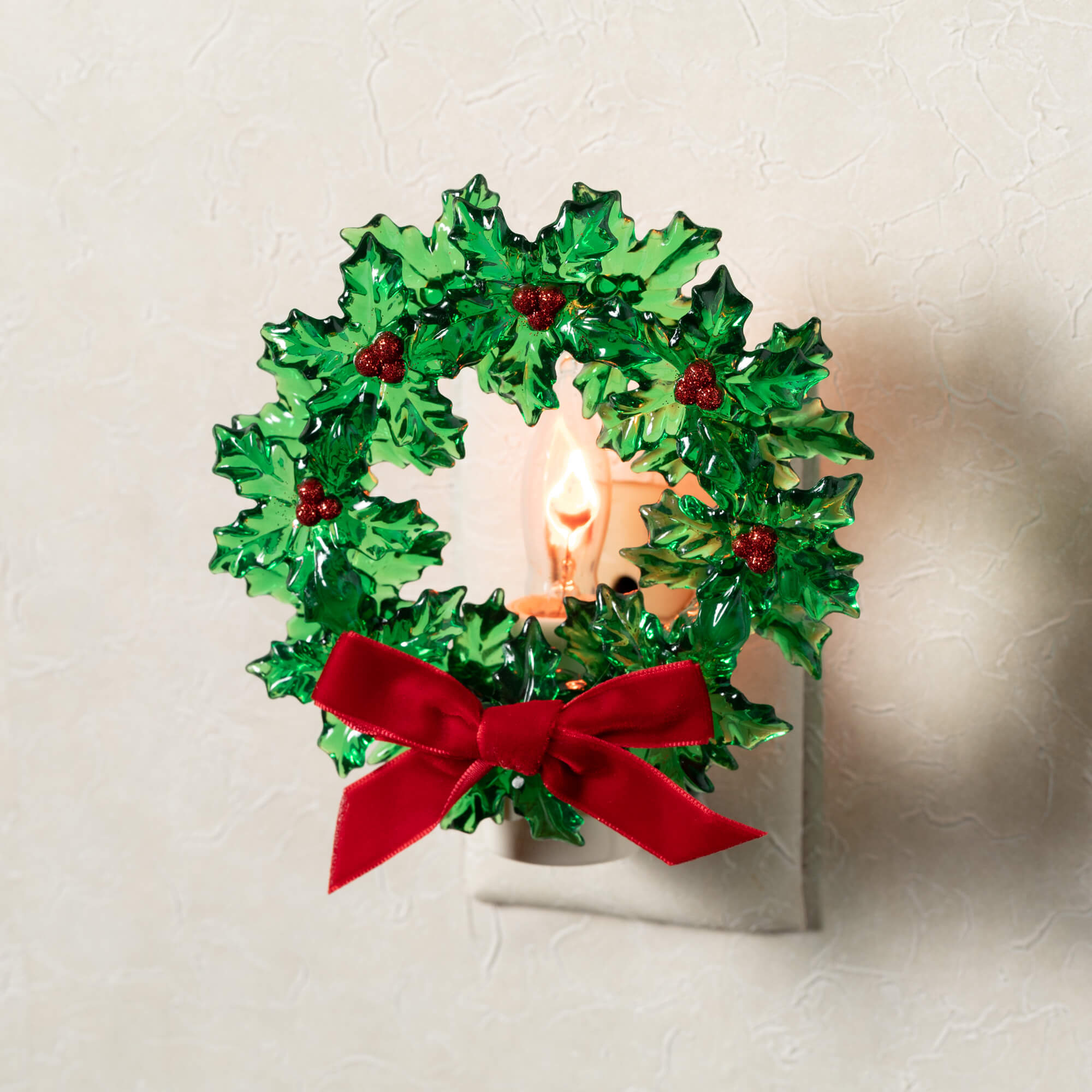 HOLIDAY WREATH NIGHTLIGHT