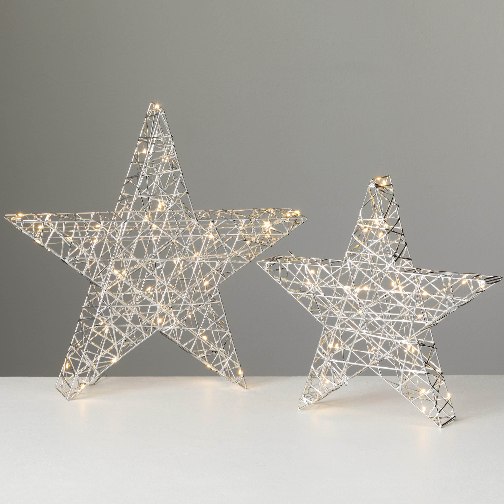 LIGHTED OUTDOOR SILVER STARS