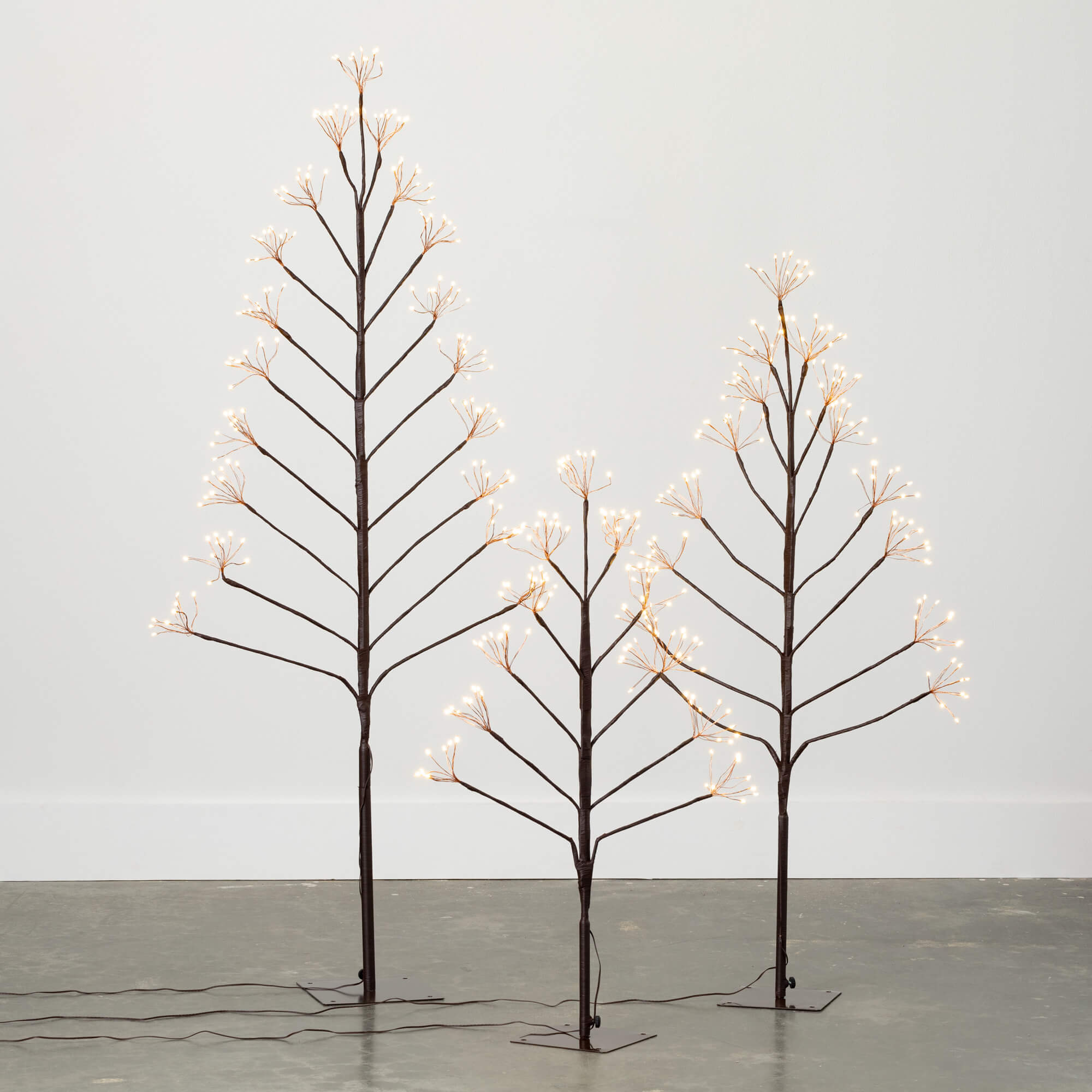 OUTDOOR LIGHTED TWIG TREE SET