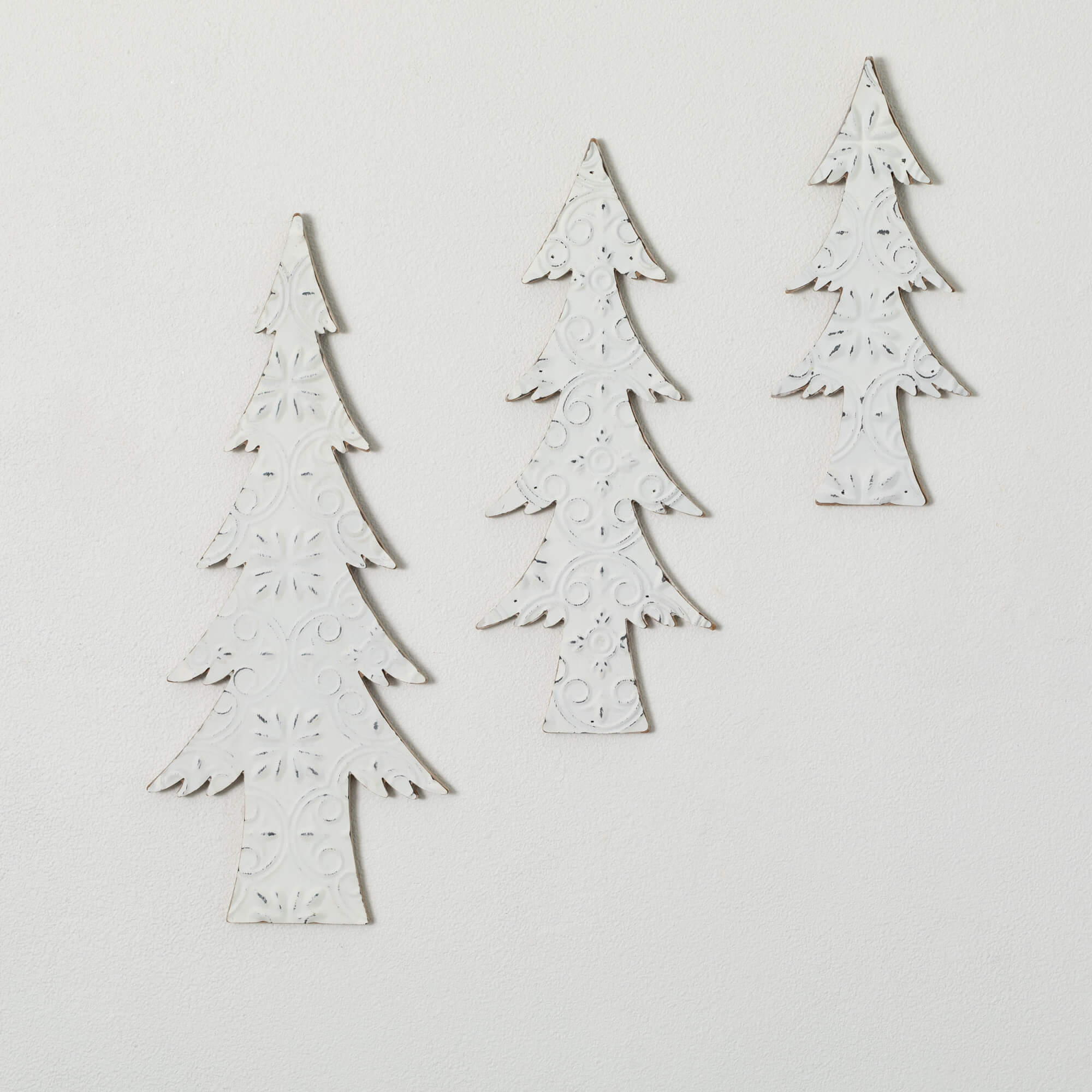 CHRISTMAS TREE WALL DECOR