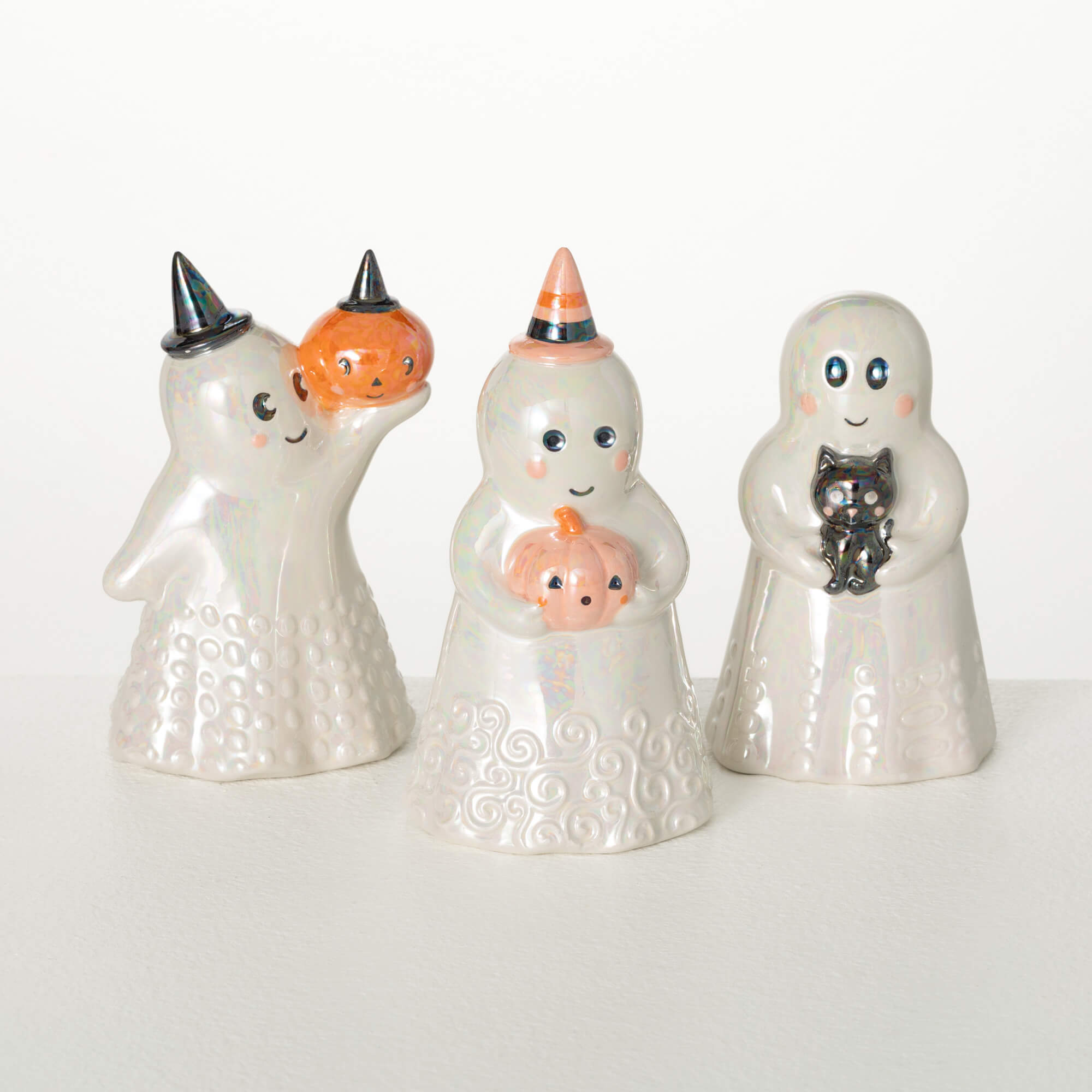 PEARLIZED GHOST FIGURINE SET 3