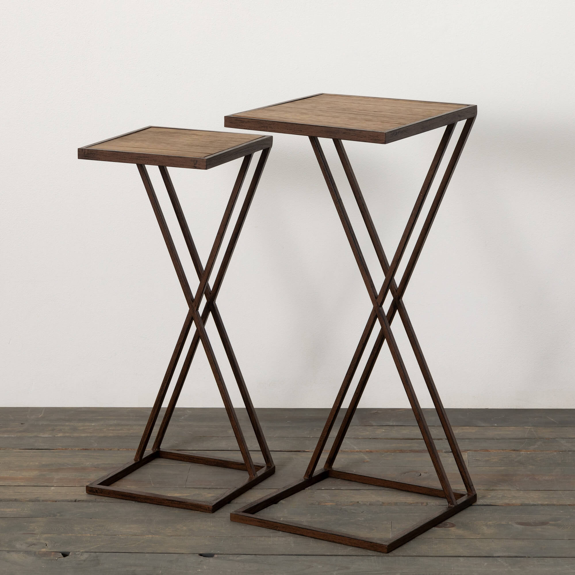 SQUARE STACKING TABLE SET OF 2