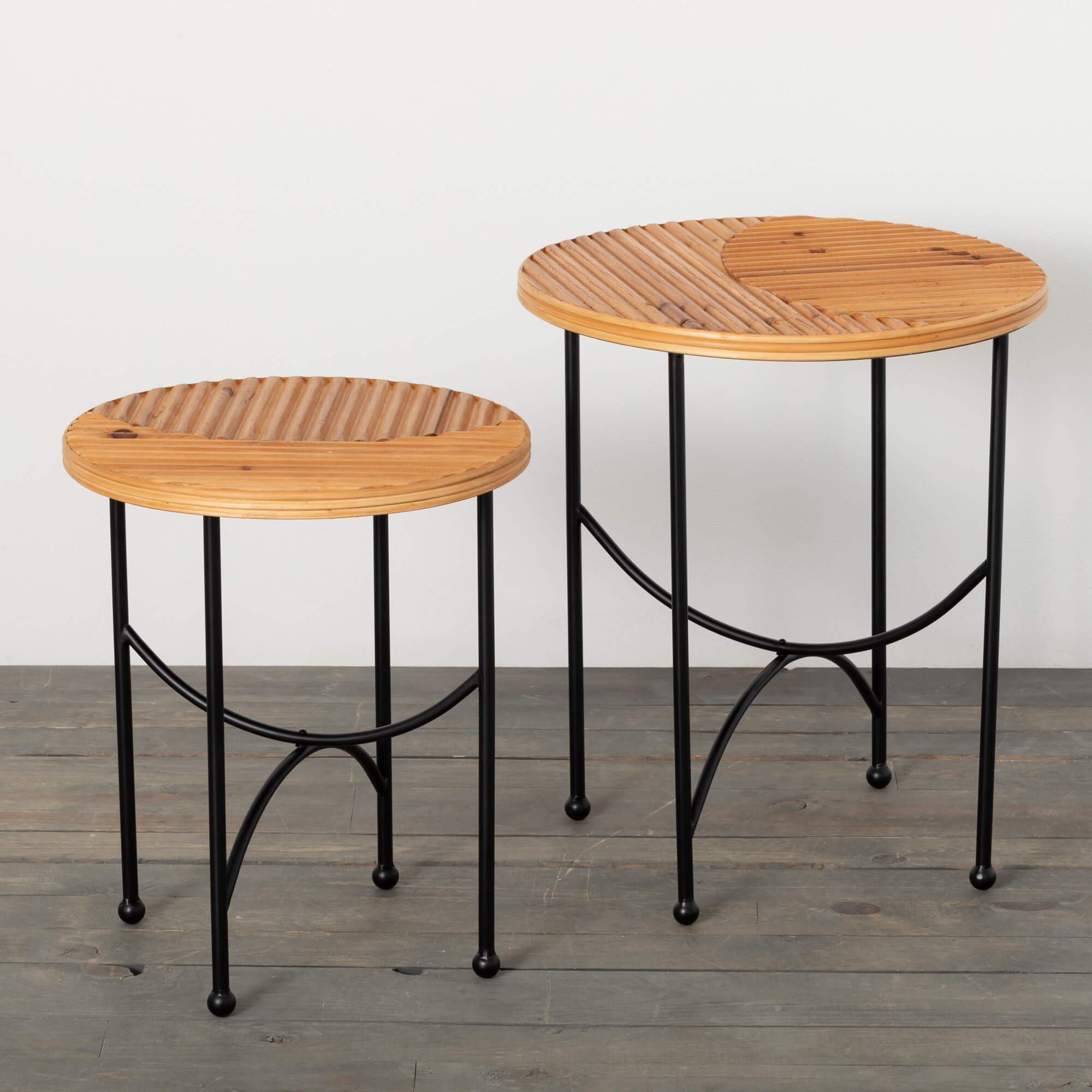 ROUND RIBBED TABLE SET OF 2